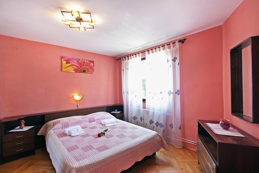 Apartments Elda Ровінь Номер фото