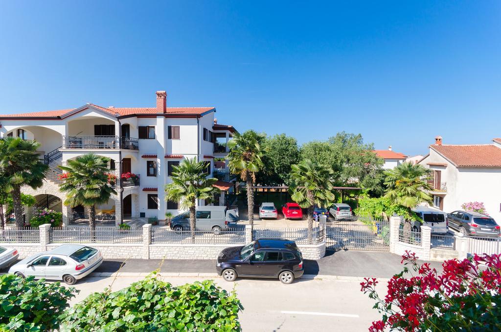 Apartments Elda Ровінь Екстер'єр фото